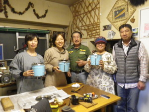 東京在住のT会員もジョイントし、金火鉢利用の懇親会いたしました。